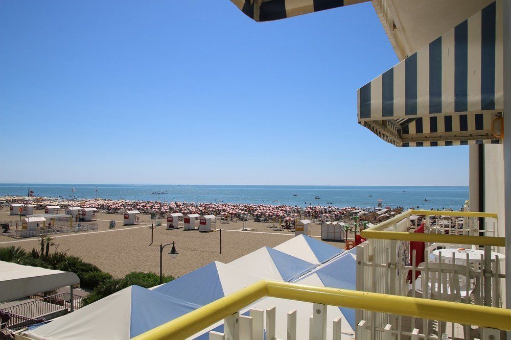 Hotel Edera Caorle Buitenkant foto